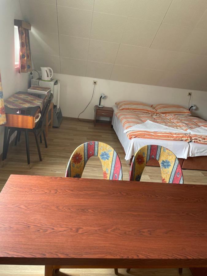 Penzion Fontána Námes nad Oslavou Exterior foto